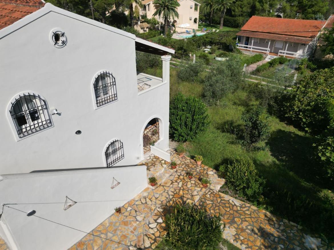 Kouros Apartments Litheres エクステリア 写真
